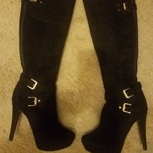 GUESS black suede boots